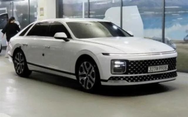수원중고차할부금리 그랜저 (GN7) 가솔린 2.5 2WD 매물 사진 1 - 2023/07 69,738km
